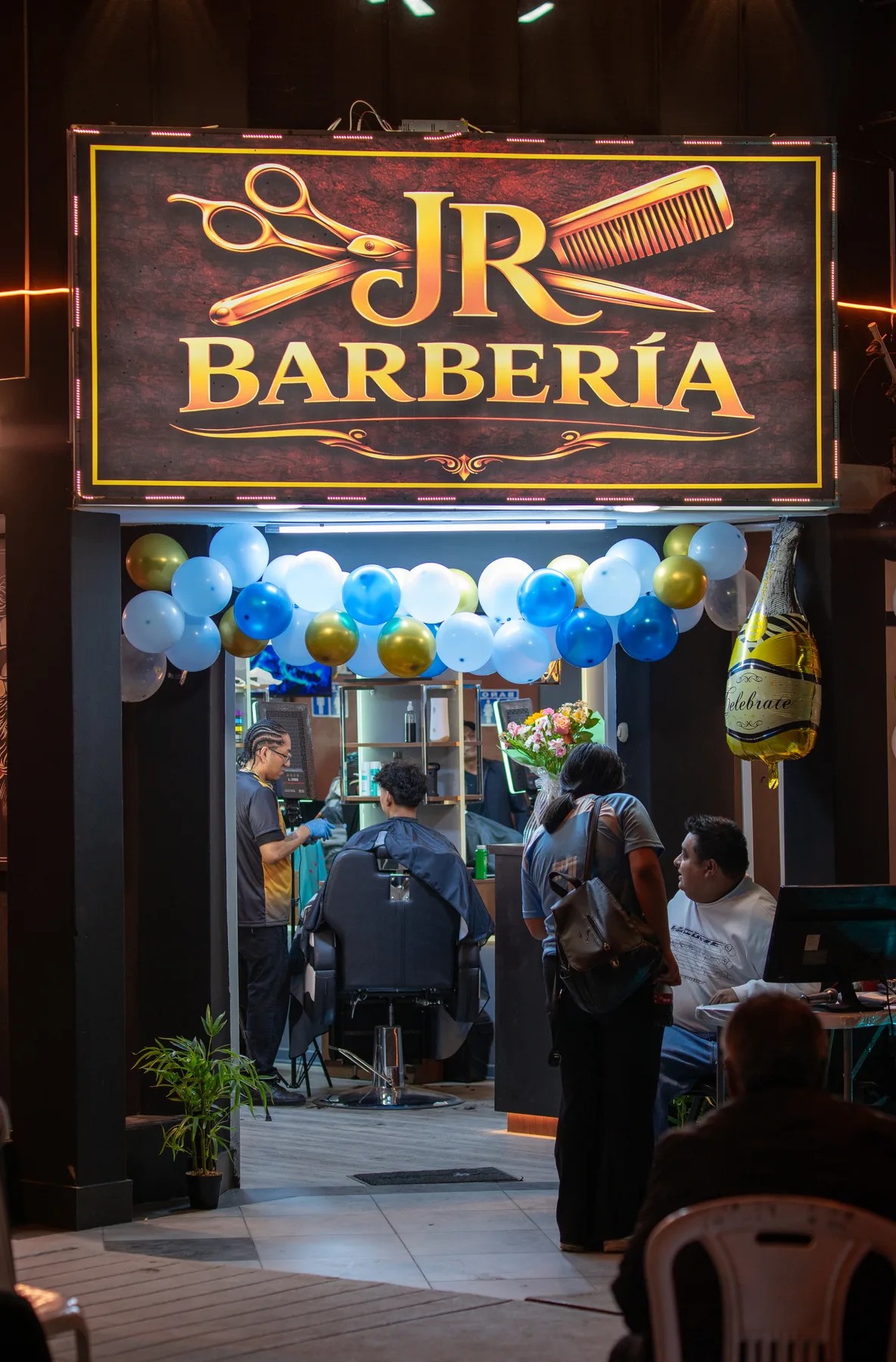 Día de inauguración de barbería JR — foto 2